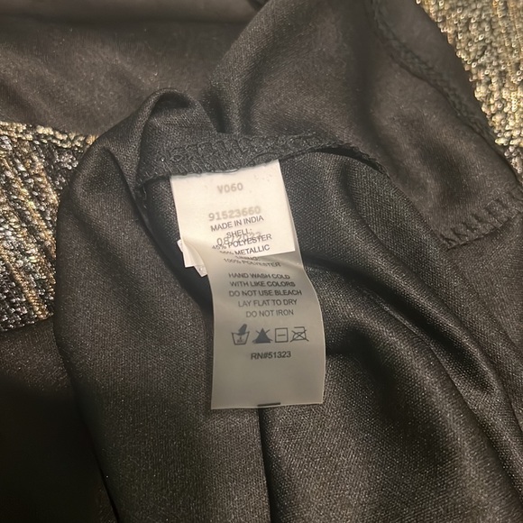 Vince Camuto Shimmer Foil Double Layer Hem Blouse. NWT. Size M. Rich Black. New! - Picture 7 of 8
